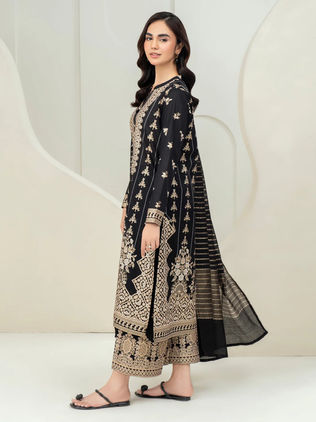 3 Piece Lawn Suit-Paste Print - Black